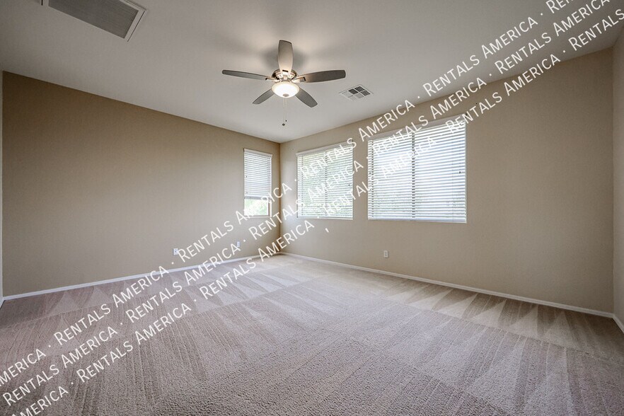 Building Photo - 3382 E Roadrunner Dr