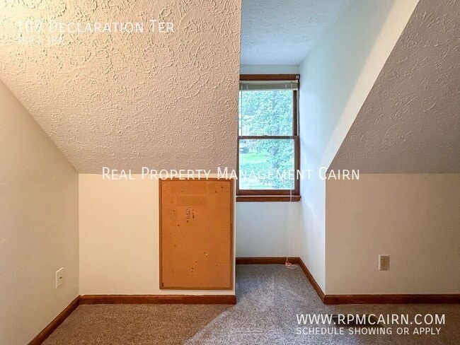 Building Photo - 109 Declaration Terrace