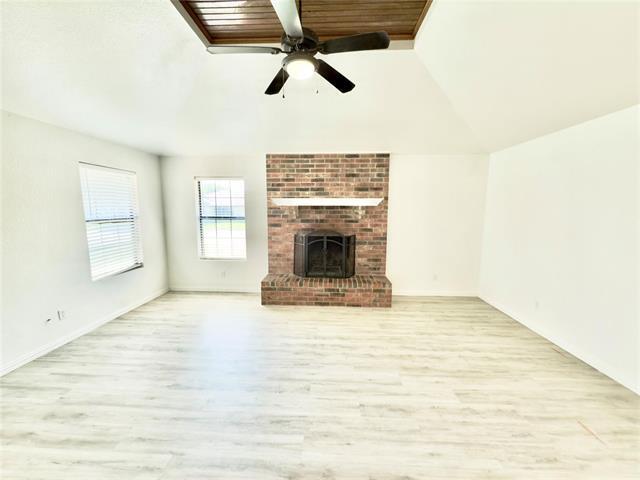 Building Photo - 1615 Fairfield Cir
