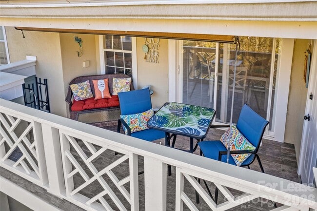 Building Photo - 19843 Henderson Rd