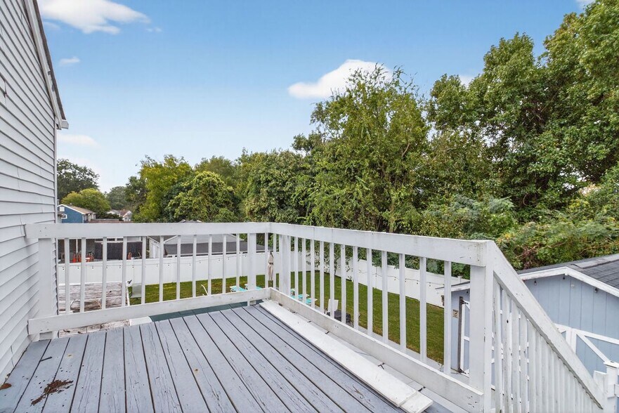 Building Photo - 837 Romney Ln