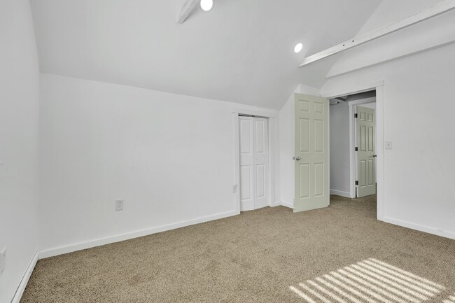 Building Photo - 1518 Howard St