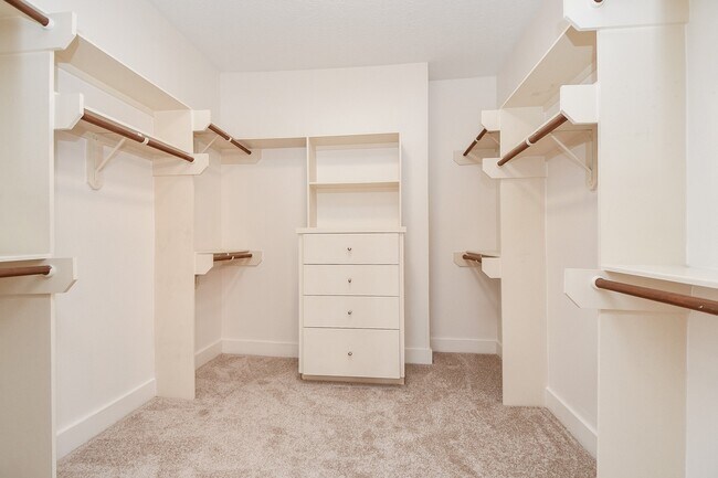 Building Photo - 4702 Austin St