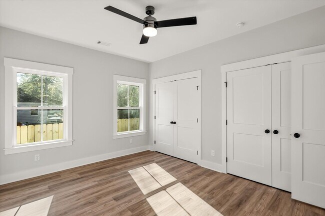 Building Photo - 5404 Mildred St
