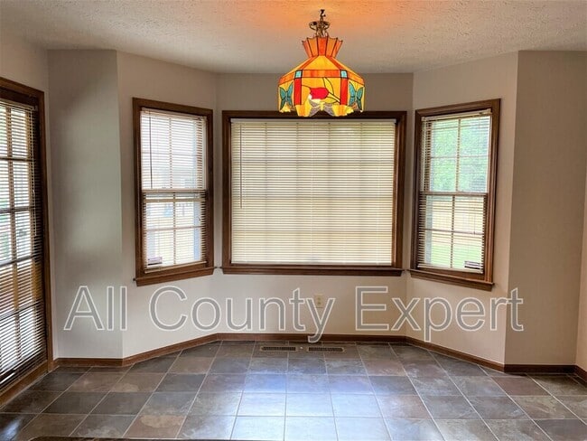 Building Photo - 2470 Valentines Ct