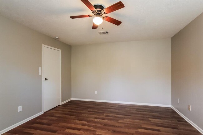 Building Photo - 5026 Creek Shadows Dr