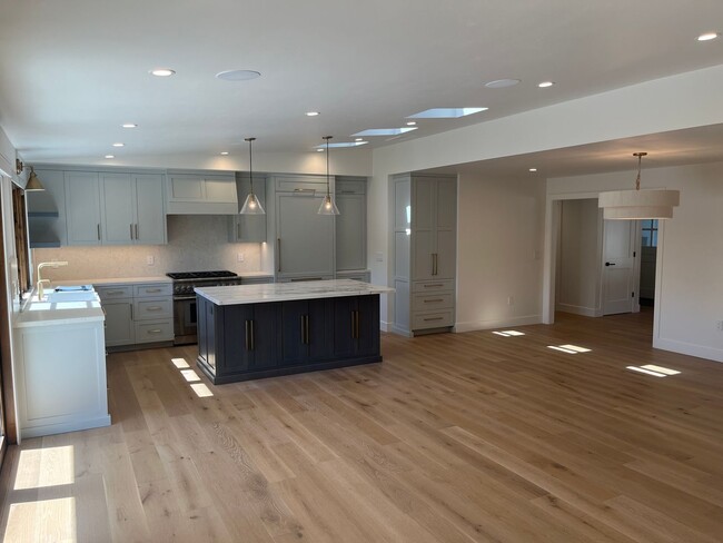 Building Photo - Completely Remodeled Home in Prime Los Gat...
