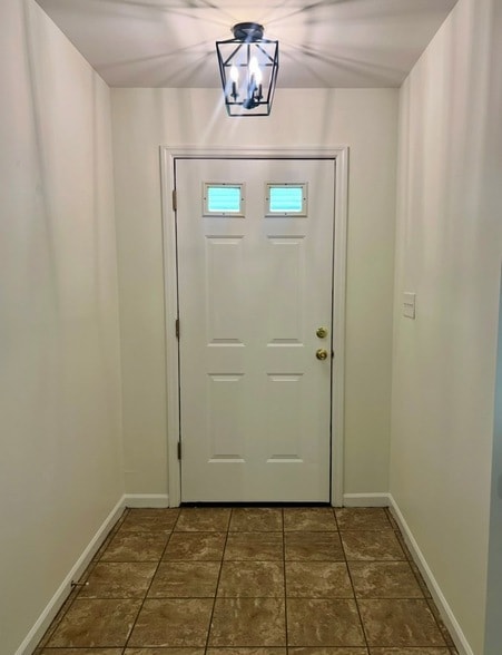 Building Photo - 134 Covington Pl