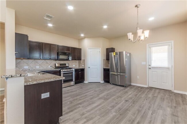 Building Photo - 441 Moulins Ln