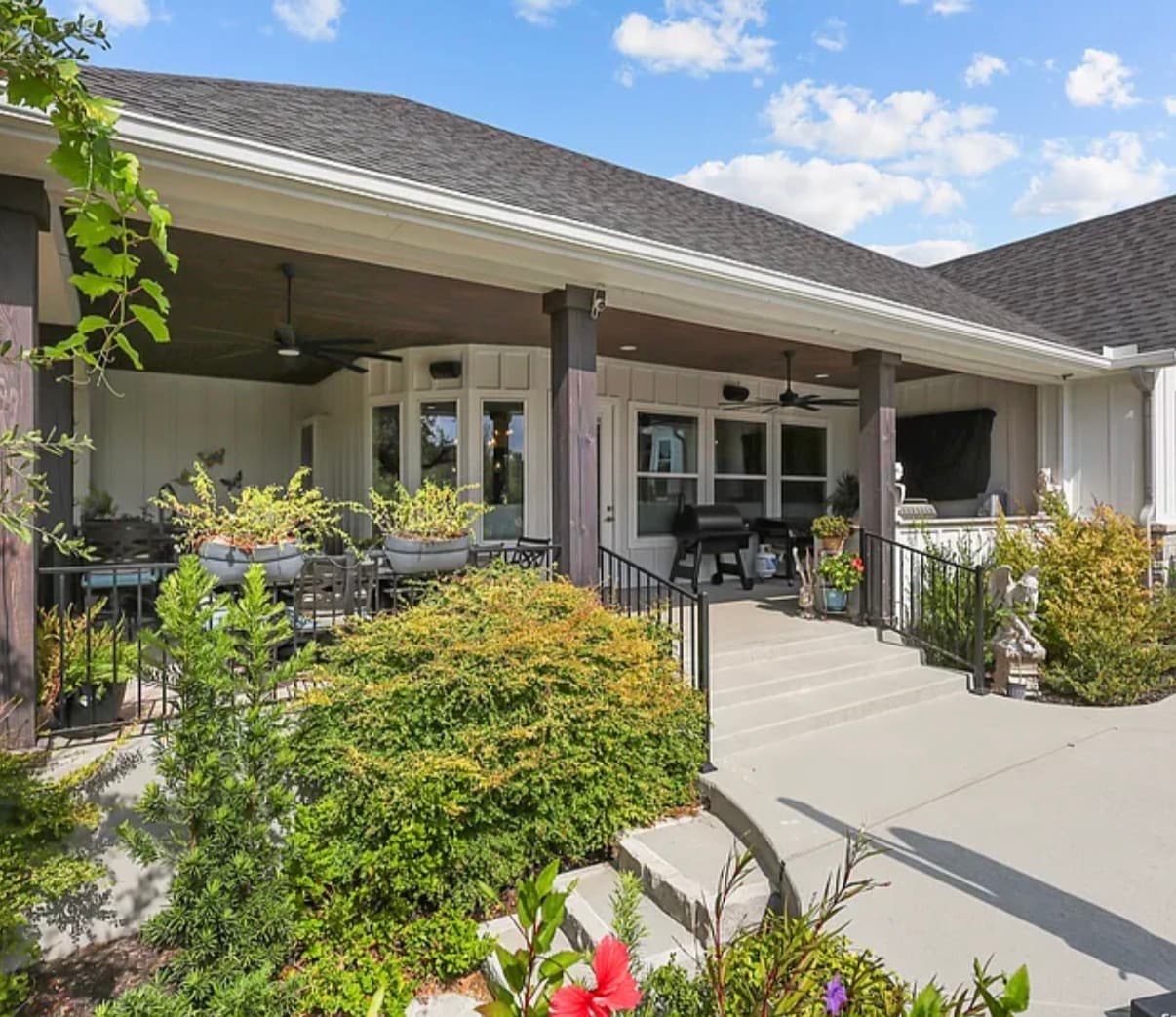 Building Photo - 1032 Clear Water Cyn