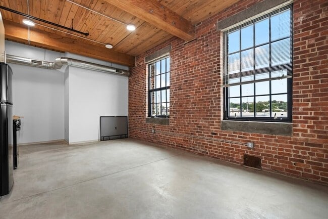 Building Photo - 88 Gerrish Ave