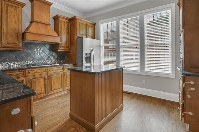 Building Photo - 3026 Eltham Pl