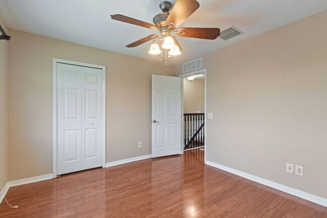 Building Photo - Executive Living Waits!