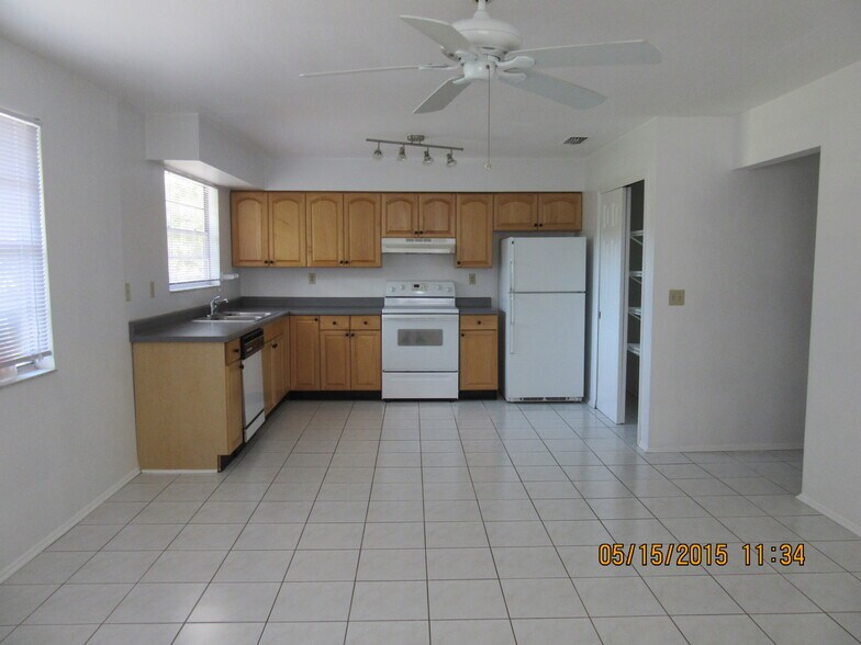 Building Photo - 3069 Huron Ave