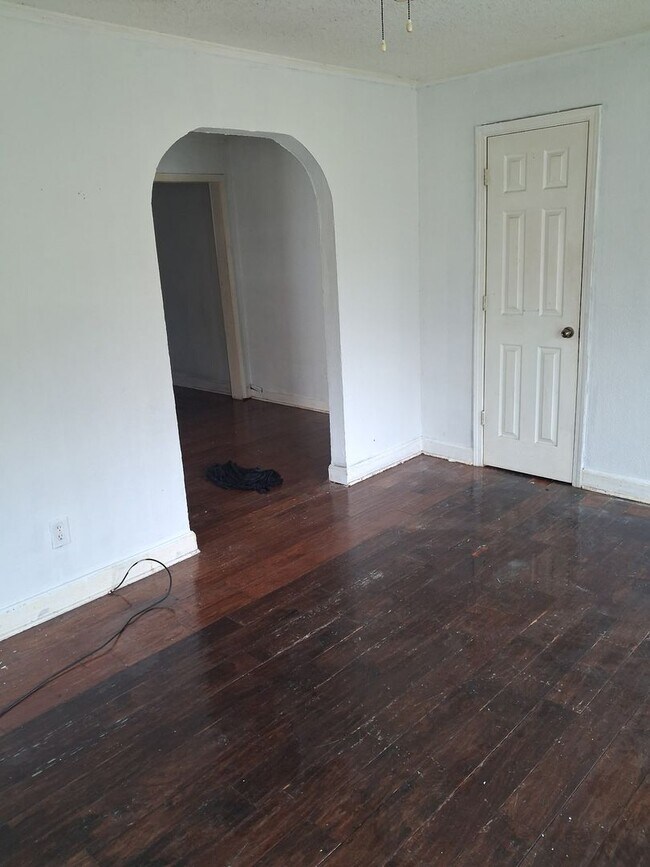 Building Photo - East Memphis Duplex for Rent