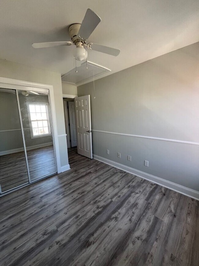 Building Photo - Lovely Home in the Love Grove subdivision!