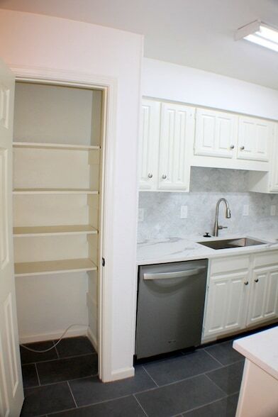 Building Photo - 5100 Allendale Rd