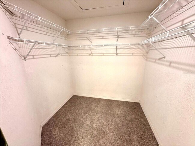 Building Photo - 6629 Pineview Terrace