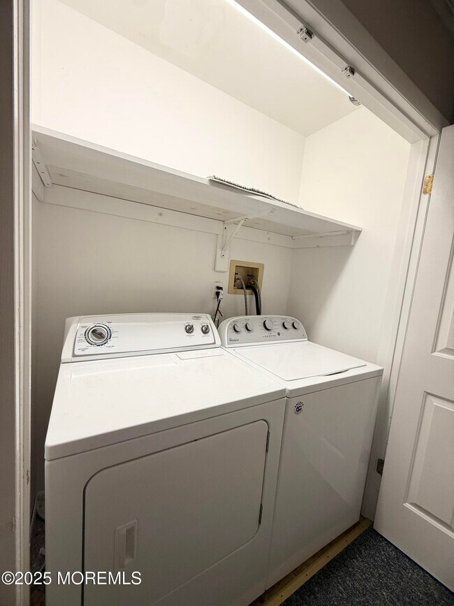 Building Photo - 1109 N Ocean Ave