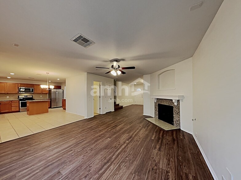 Building Photo - 2822 Woodspring Forest Dr