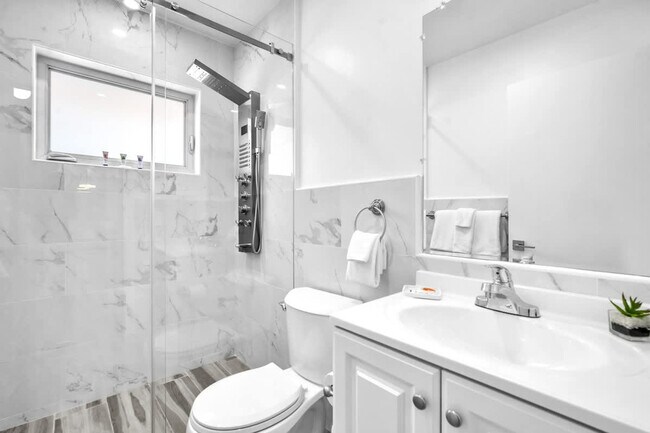 Building Photo - 909 NW 135th Ct