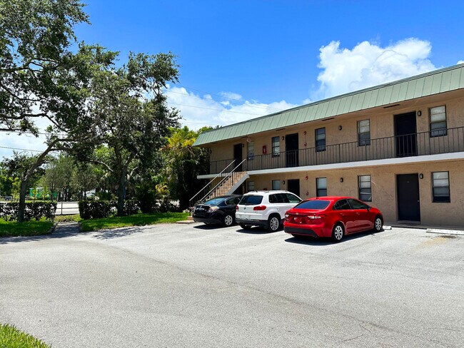 Building Photo - 1081 SE Monterey Rd