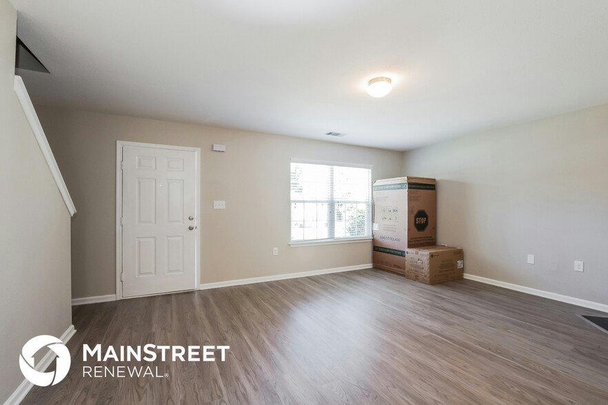 Building Photo - 6216 Summerour Place
