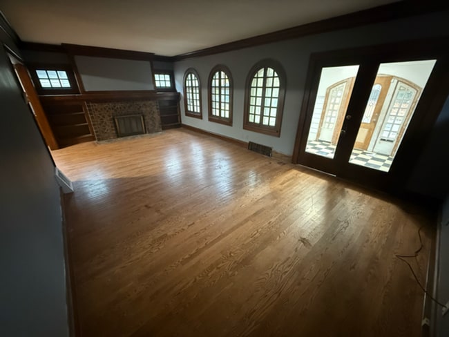 Building Photo - ? Updated 4BR/2BA Single-Family Home — Garage Parking, Water & Lawn Care Included ?