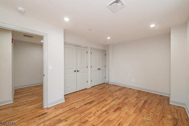 Building Photo - 248 US-46