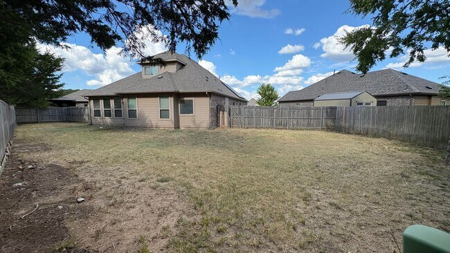 Building Photo - 610 Alderwood Ct