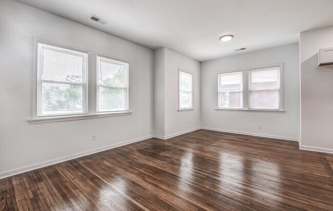 Building Photo - Live Stylishly. Live Comfortably. Live Memphis