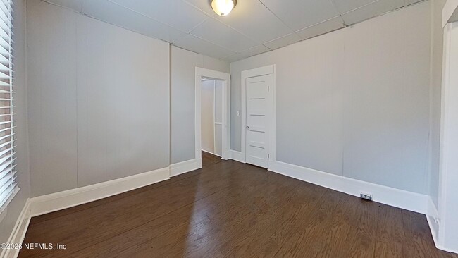 Building Photo - 1513 Palm Ave