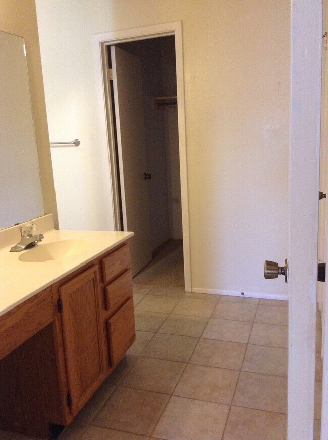 Building Photo - 16703 Coral Glade