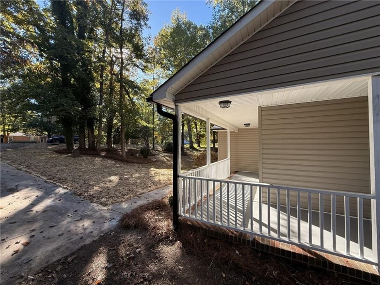 Building Photo - 8111 Oak Arbor Rd