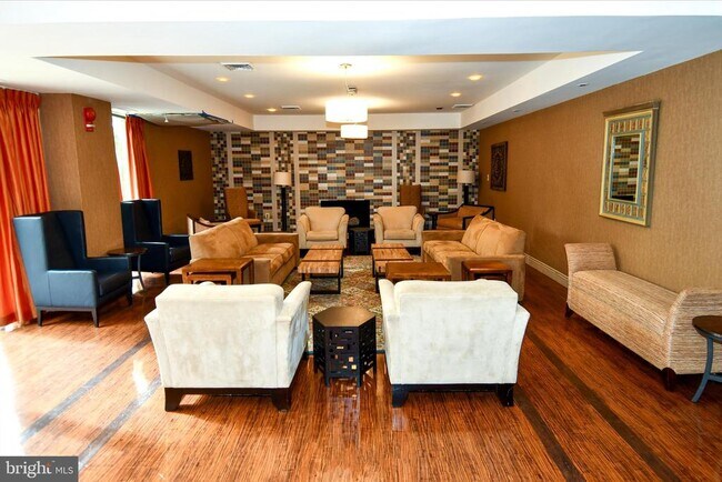 Building Photo - 4620 N Park Ave