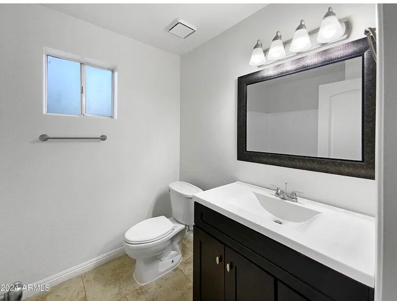 Building Photo - 1055 N Recker Rd