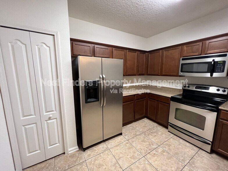 Building Photo - 4908 Key Lime Dr