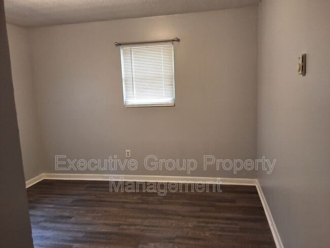 Building Photo - 1140 Evelyn Dr
