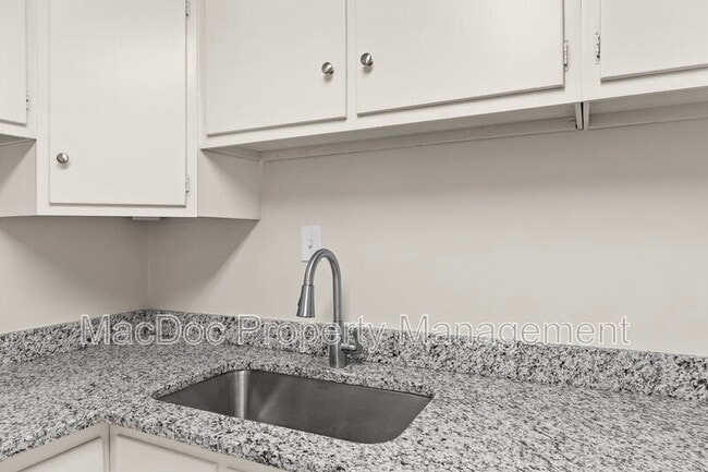 Building Photo - 129 Hickok Cir