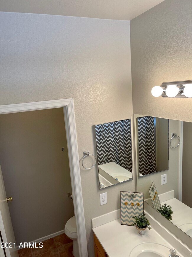 Building Photo - 23808 N Sunrise Cir