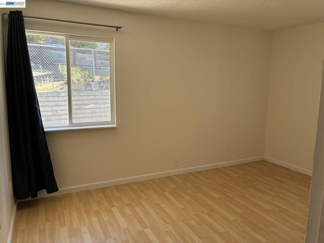 Building Photo - 2941 Sunset Ln