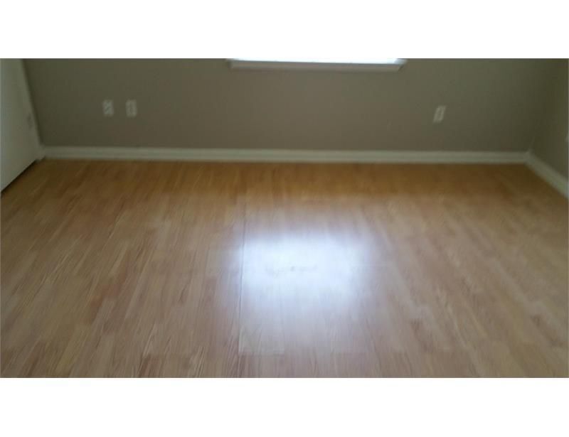 Building Photo - 10921 Roger Dr