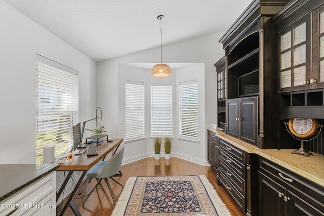 Building Photo - 128 Seminole Rd