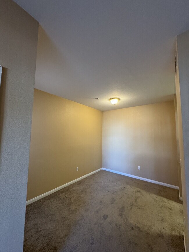 Building Photo - One bedroom, one full bath, FULL sized washer/dryer, with one carport AND a detached garage