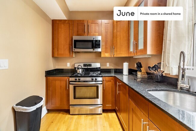 Building Photo - Room in Shared 4 bed/2 bath home in Brookline