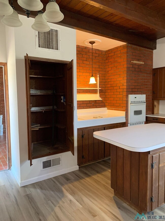 Building Photo - 2319 Axtell St