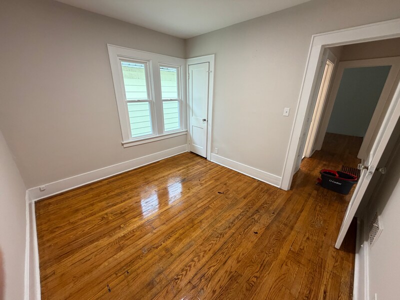 Building Photo - 513-15 Tennyson Ave