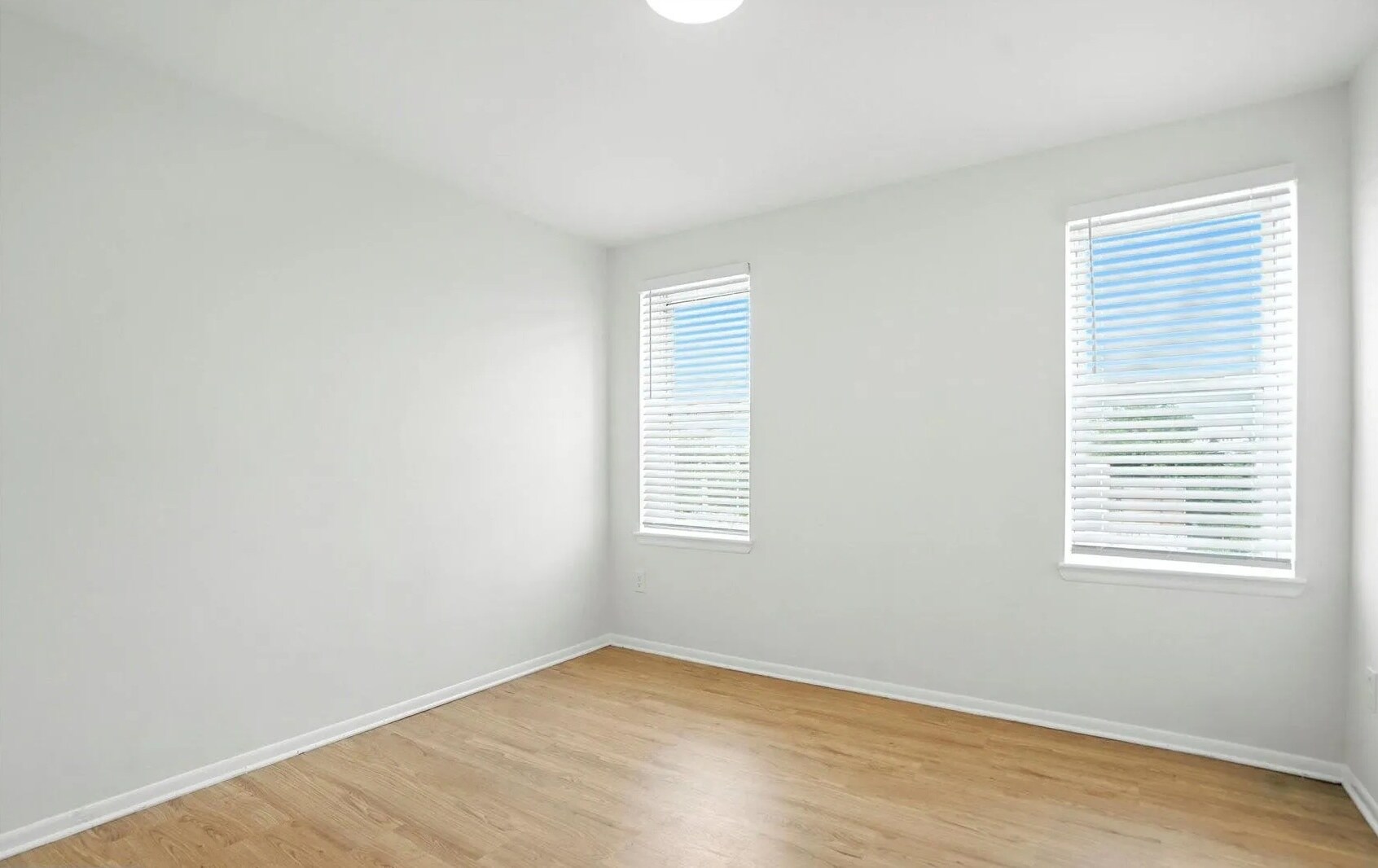 Bedroom 2 - 800 E North Ave