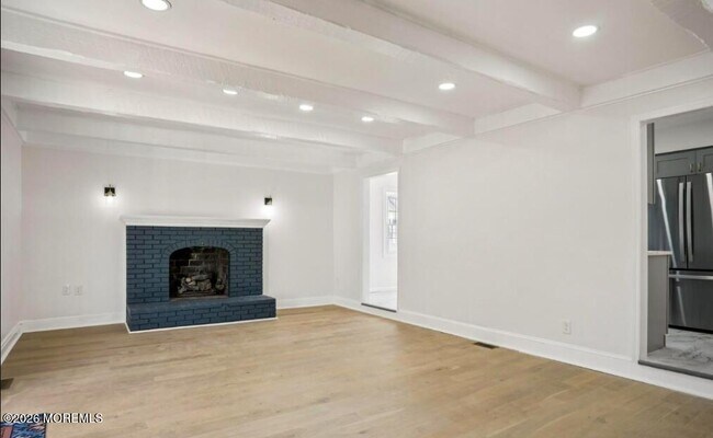 Building Photo - 99 Ravine Dr