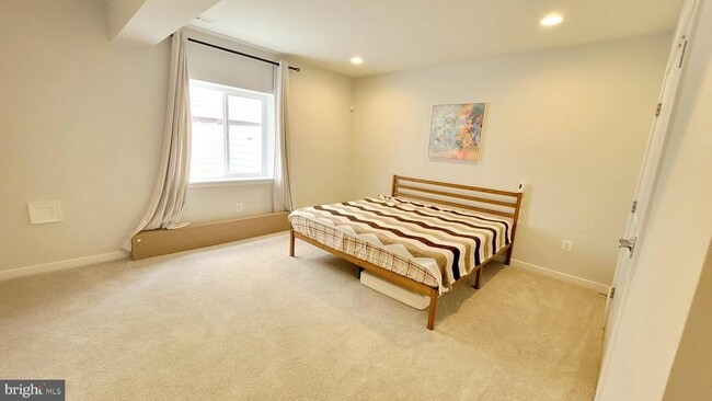 Building Photo - 14114 Dunlin St
